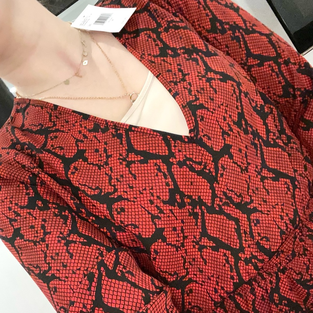 Guess Top